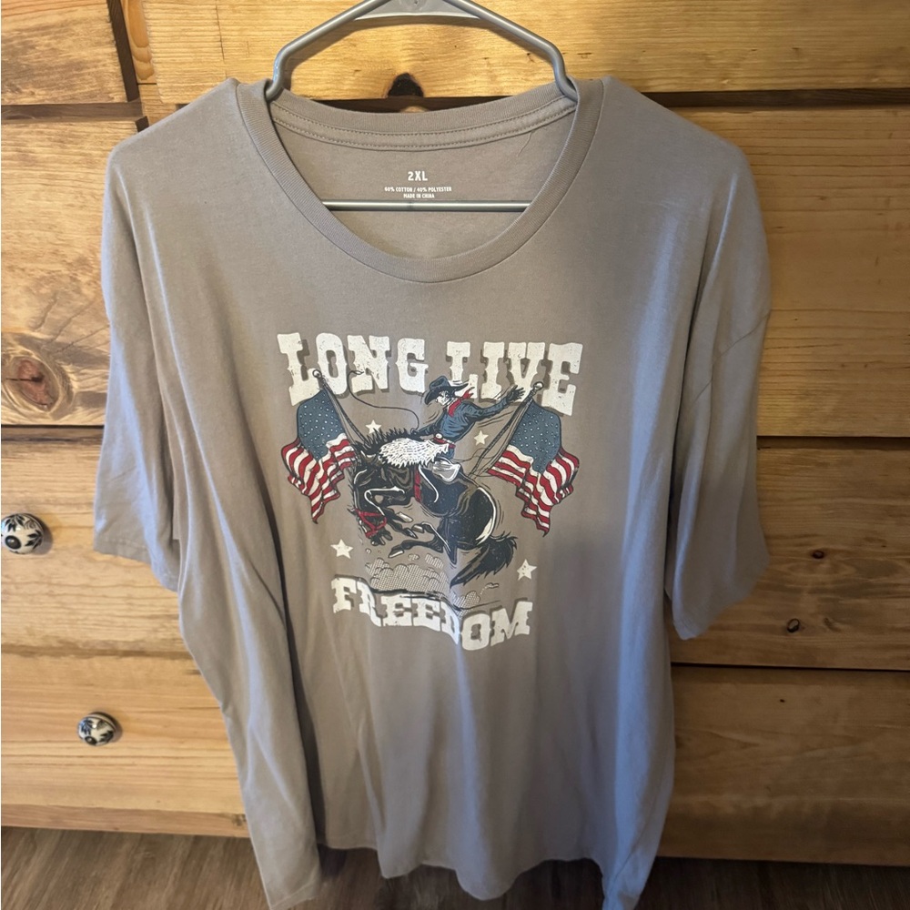 Men's Gray Graphic T-Shirt